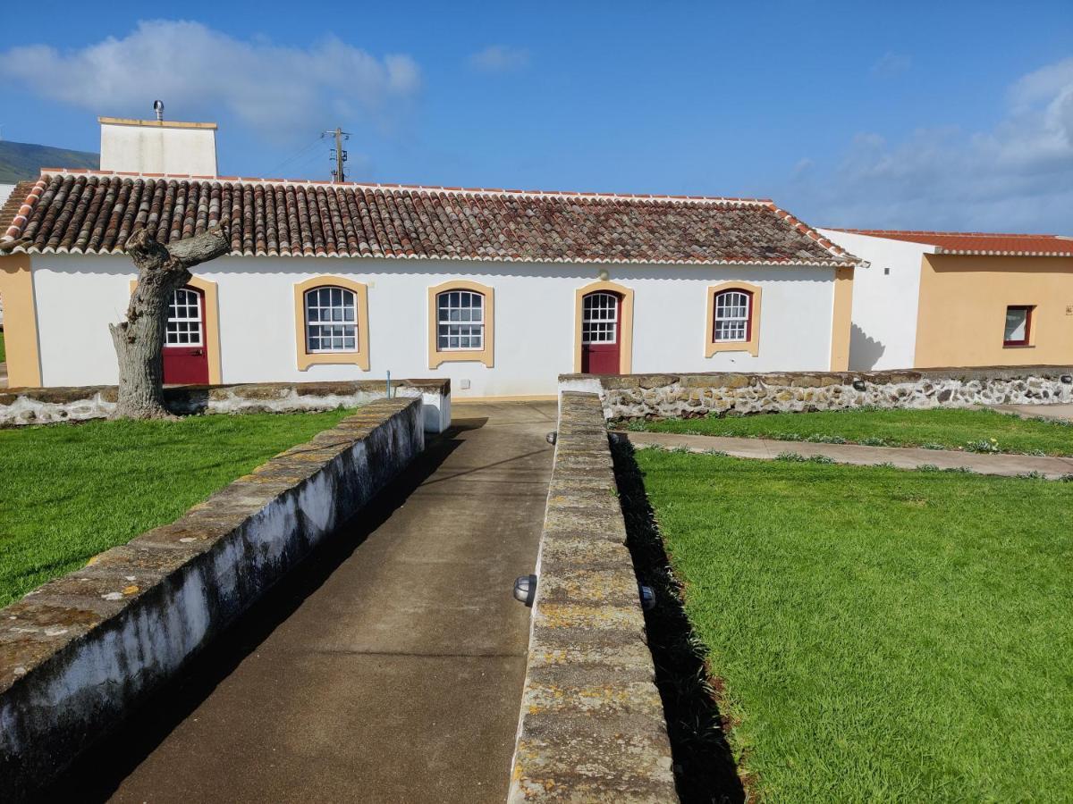 Riviera Beach B Praia da Vitoria Exterior photo